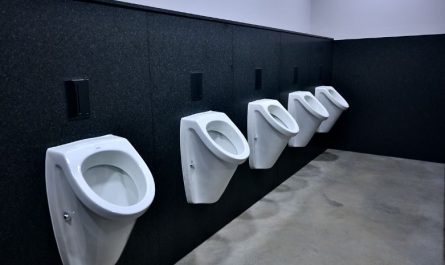 Dreaming about urine test