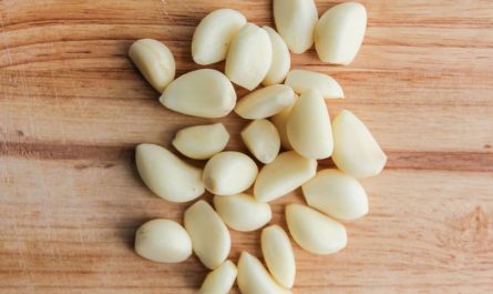 Dream about eating garlic: 27 Main Meanings Explained