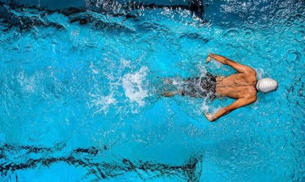 Swimming in a dream: 83 episodes and their interpretation