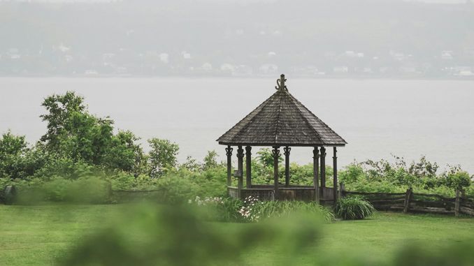 Dream about a courtyard: 40 scenarios and their interpretation