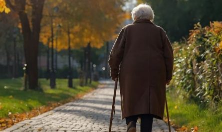 Dreams About Hitting Grandmother: 5 Main Meanings Explained