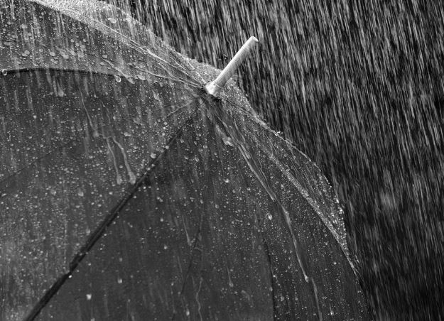 Dream about opening an umbrella: 5 Main Meanings Explained