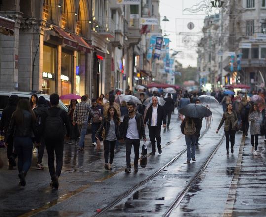 Dream about hitting an umbrella: 5 Main Meanings Explained