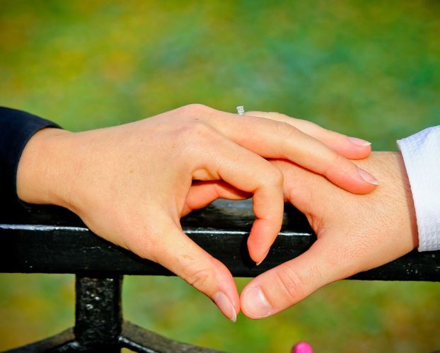 Dream about confessing to a celebrity : 5 Main Meanings Explained