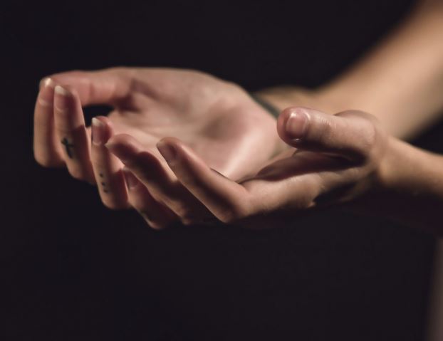 Dream about pulling out nails : 5 Main Meanings Explained