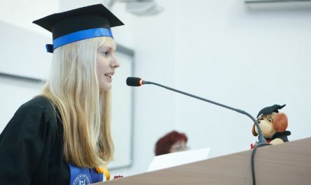 Dreaming about Graduation: 6 Main Meanings Explained