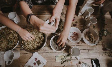 Dream about eating Chinese medicine: 8 main meanings explained