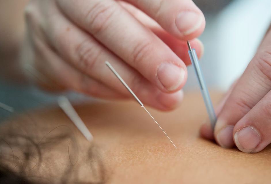 Dream about needle pricking