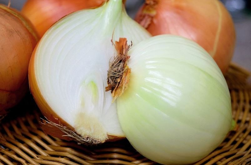 Dream about eating onions: 22 Main Meanings Explained