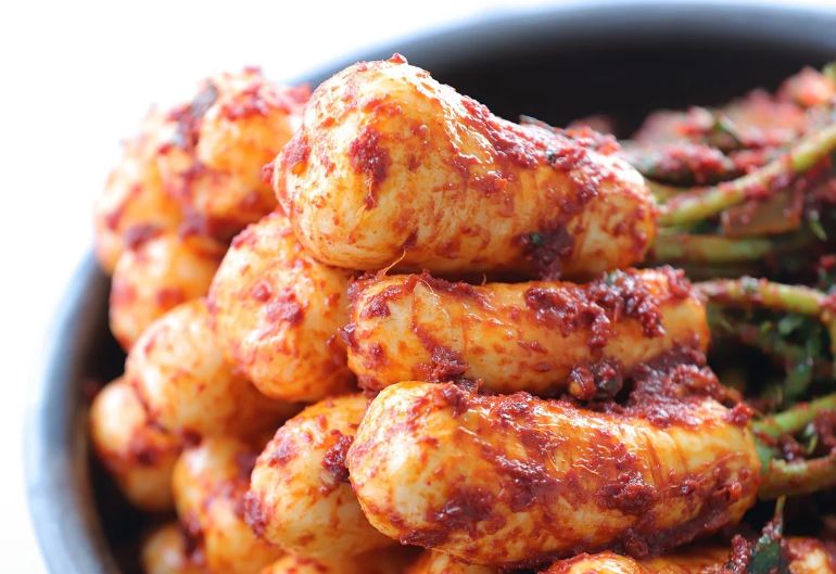 Dreaming of Radish Pickles: 20 main meanings explained