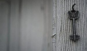 What does it mean to dream of losing your keys?