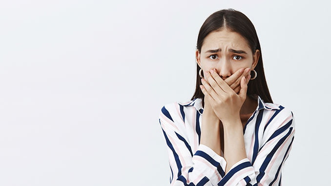 What does it mean to dream of losing teeth?