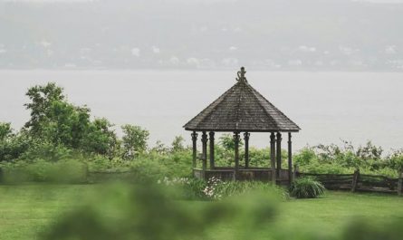 Dream about a courtyard: 40 scenarios and their interpretation