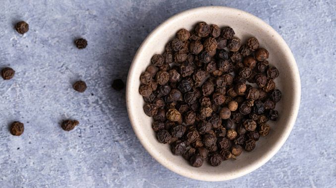 Dream about black pepper: 40 scenarios and their interpretation