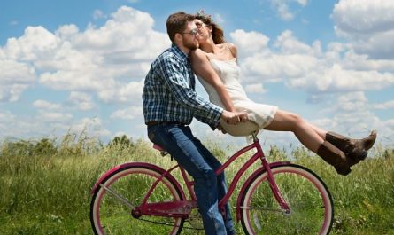 Dream about ex-boyfriend catching you: 5 Main Meanings Explained