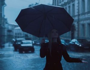 Dream about a large umbrella : 5 Main Meanings Explained