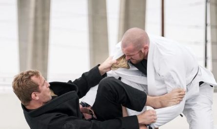 Dream about physical altercation: 5 Main Meanings Explained