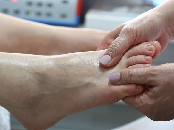 Dream about foot injury: 5 Main Meanings Explained