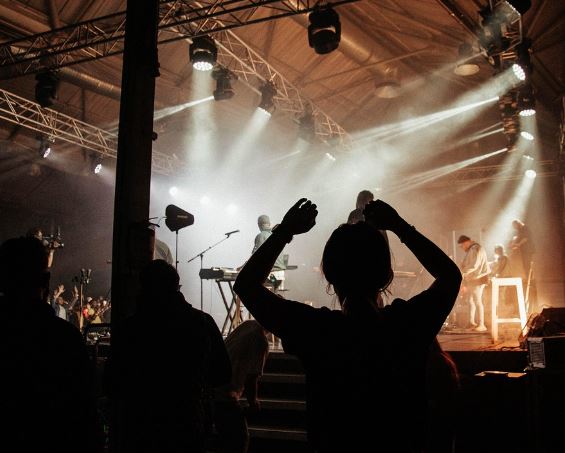 Dream about dating a celebrity : 5 Main Meanings Explained