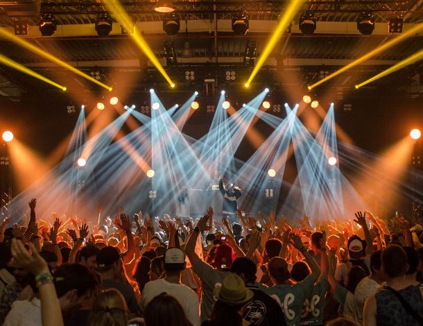 Dream about being a celebrity : 5 Main Meanings Explained