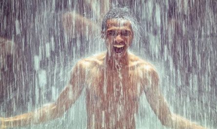 Dream about taking a bath with a celebrity : 5 Main Meanings Explained