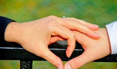 Dream about confessing to a celebrity : 5 Main Meanings Explained