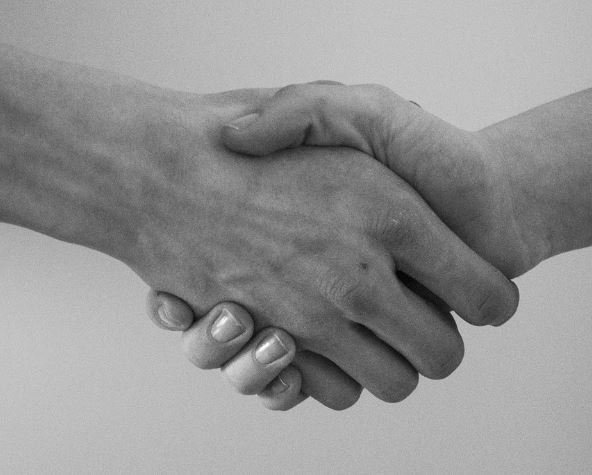 Dreams About Greeting Celebrities : 5 Main Meanings Explained