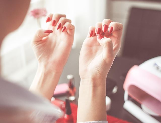 Dreaming about nails : 5 Main Meanings Explained