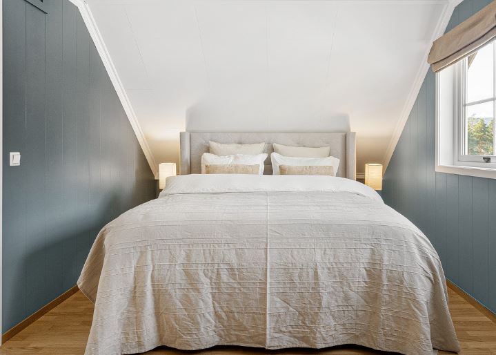 Dream about dating husband : 17 Main Meanings Explained