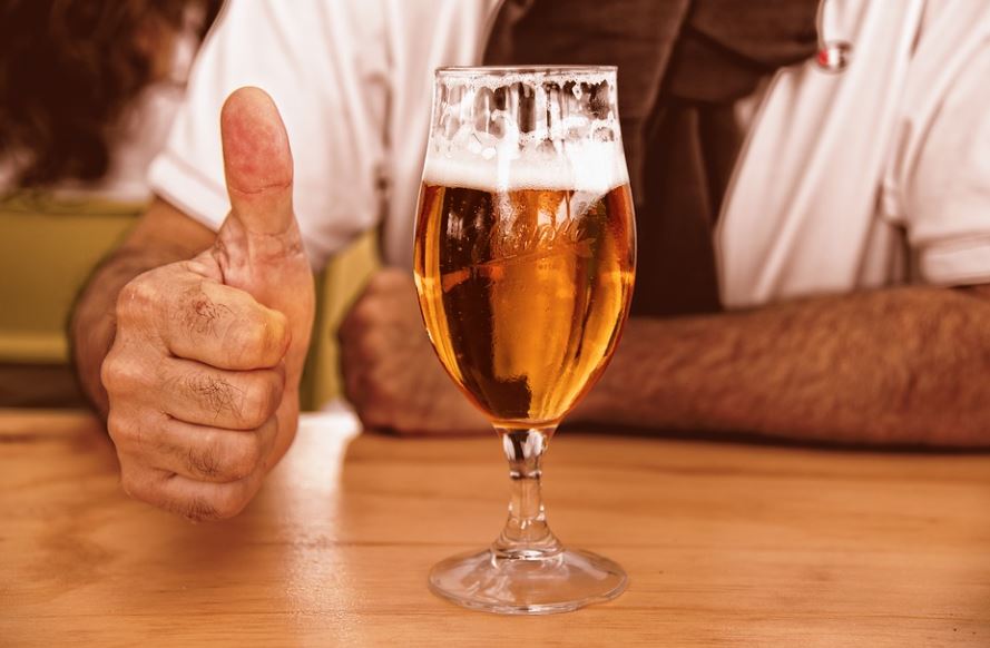 Dream of drinking beer : 32 Main Meanings Explained