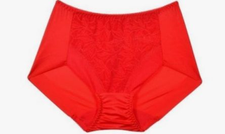 Dream about red panties : 15 Main Meanings Explained