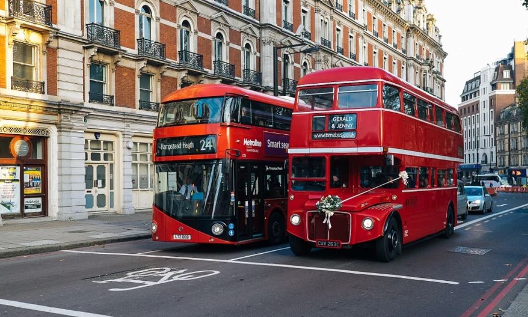 Dream about bus : 35 Main Meanings Explained