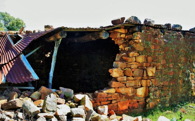 Dream about collapsing walls : 11 Main Meanings Explained – Dream Judgment