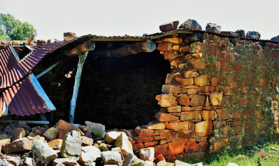 Dream about collapsing walls : 11 Main Meanings Explained