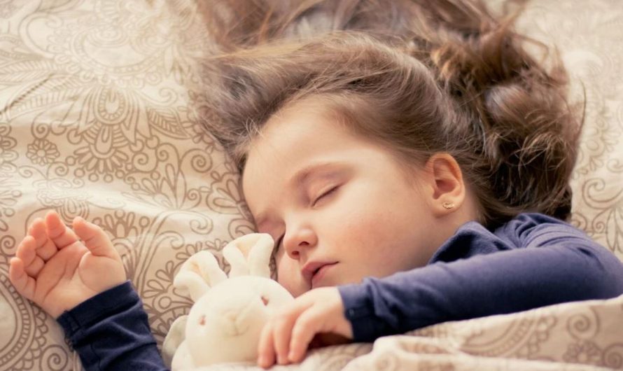 Dream about sleeping : 17 Main Meanings Explained