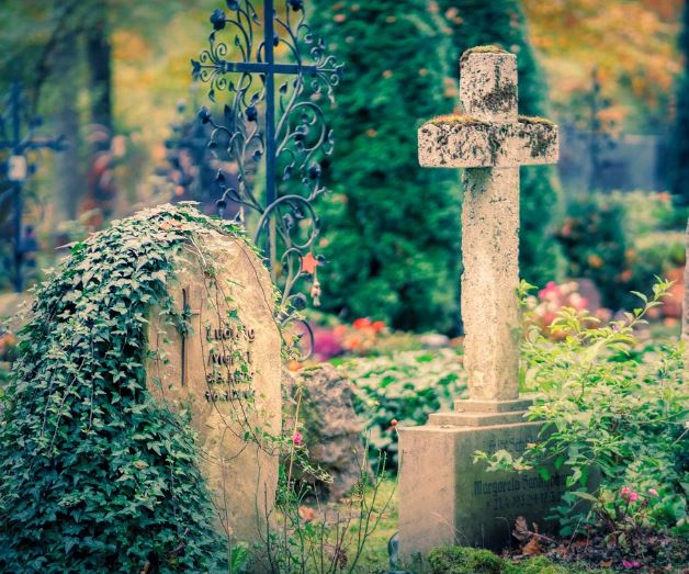 Dream about family funeral  : 13 Main Meanings Explained