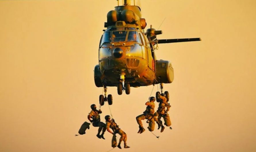 Dream about flying in a helicopter : 12 Main Meanings Explained