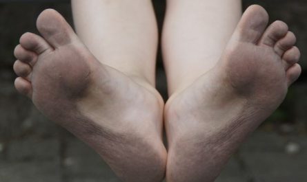 Dream about dirty feet : 16 Main Meanings Explained