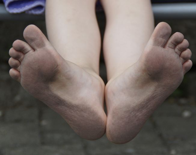 Dream about dirty feet : 16 Main Meanings Explained