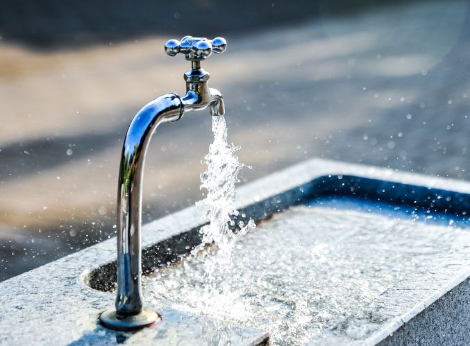 Dream about running water : 15 Main Meanings Explained