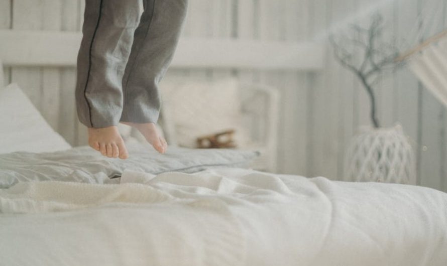 Dream about jumping out of bed: 5 meanings and symbols