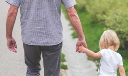 Dream about smiling deceased grandfather: 4 meanings and symbols