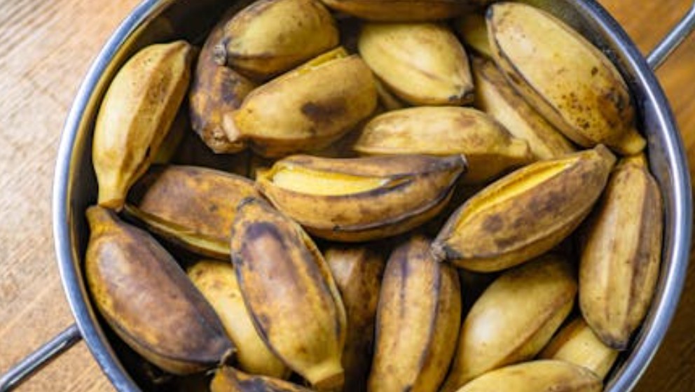 Dreaming of brown bananas: 6 meanings and symbols