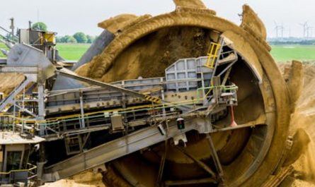 Dream about operating a hydraulic excavator : 6 meanings and symbols