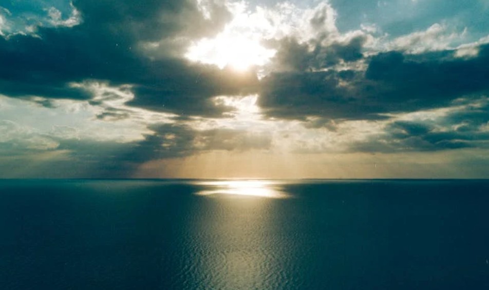 Dreaming of Another World and the Boundary of This World: 6 Meanings and Symbols