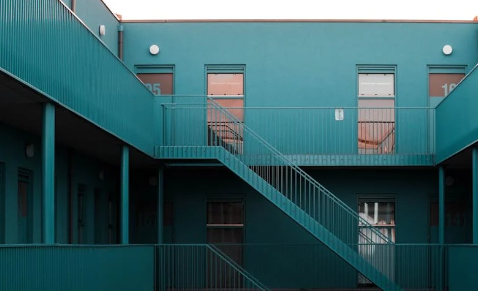 Dreaming of Apartment Entrance: 6 Meanings and Symbols