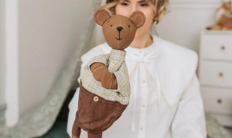 Dream about throwing away a plush doll: 6 meanings and symbols