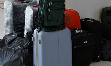 Dreaming of Losing a Suitcase : 8 meanings and symbols