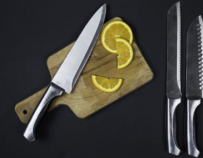 Dreaming of Being Stabbed : 13 meanings and symbols