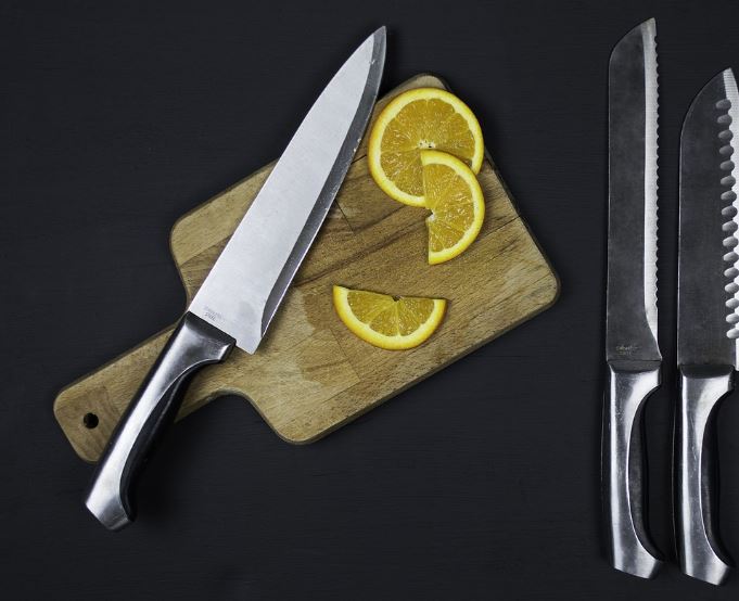 Dreaming of Being Stabbed : 13 meanings and symbols